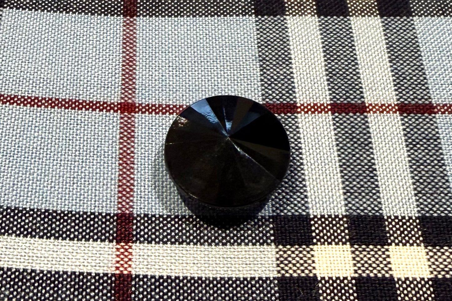 Black Shank Button