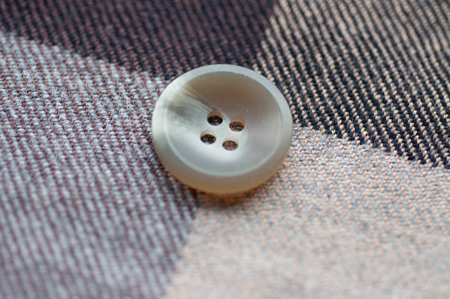 Grey Suit Button (Set)