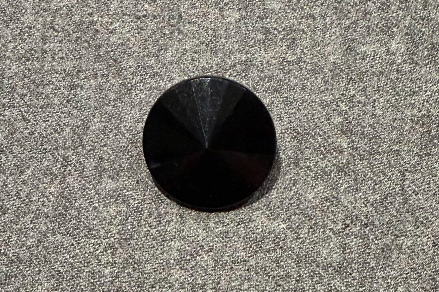 Black Shank Button