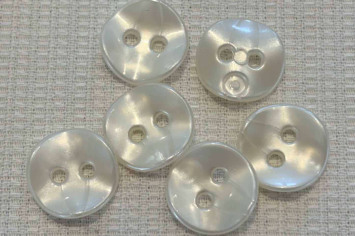 Wavy Plastic Shirt Button (Five Colours)