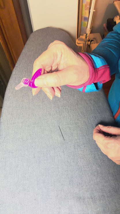 Birdy Needle Threader with Cutter